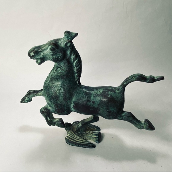 5 1/2" Vintage Reproduction of the Flying Horse of Gansu Statue Green Patina - Picture 2 of 16
